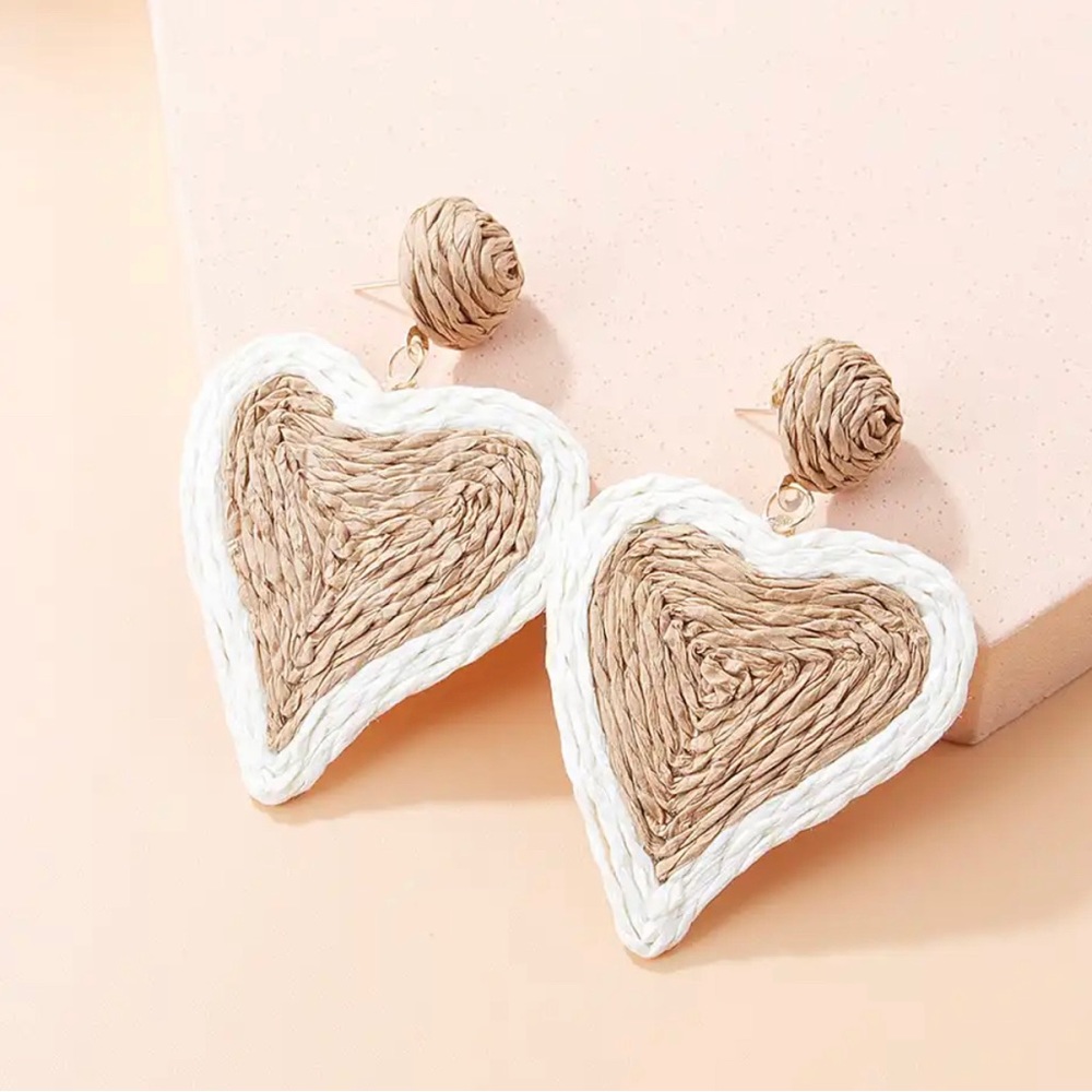 Summer Hand-woven hand-made Raffia Heart Woven Rattan Earrings